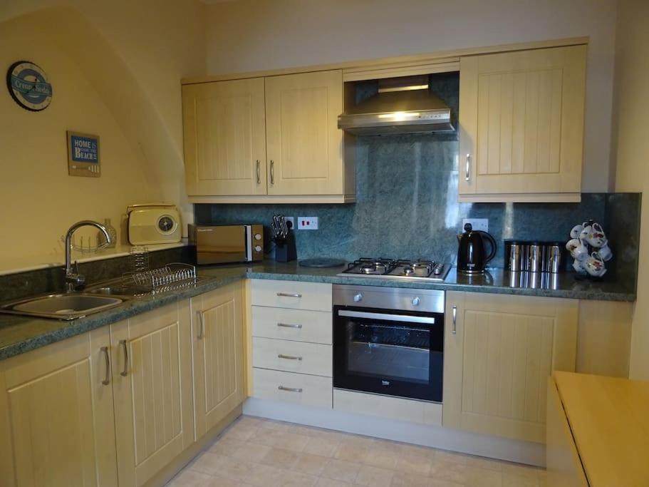 Gull Rock, Close To Tunnels & Harbour With Parking * Ilfracombe